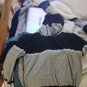 Casual Black and Gray Knit Top